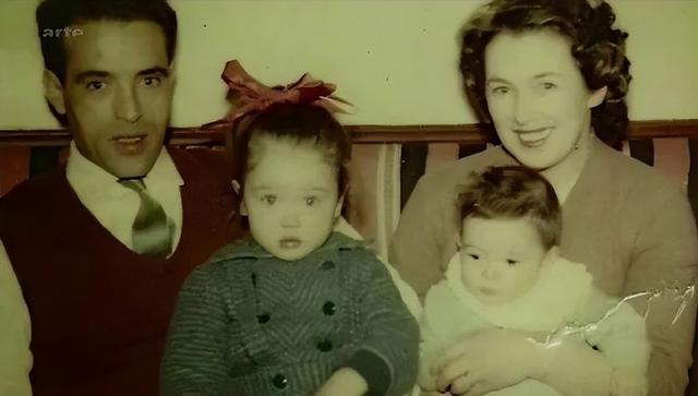 “破碎感美人”阿佳妮:2次未婚生子,3次被抛弃,美貌消失殆尽