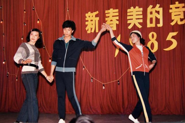 四十年前行走在佛山花市的俊男美女,背后原来有这样一段“古”!
