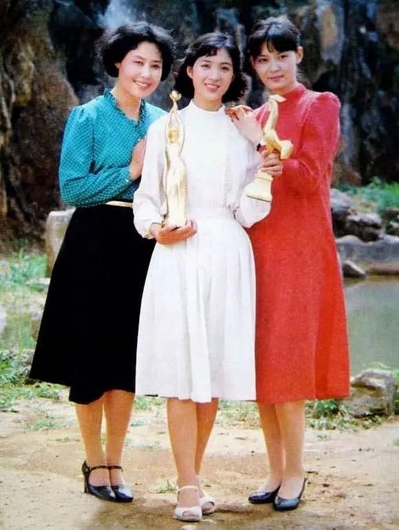 “挂历女神”龚雪的另类成名史,以及35年前的一桩“桃色事件”
