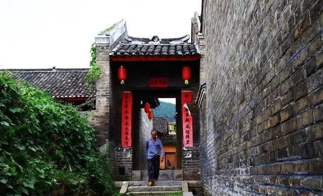 人间仙境,遇王族后人……