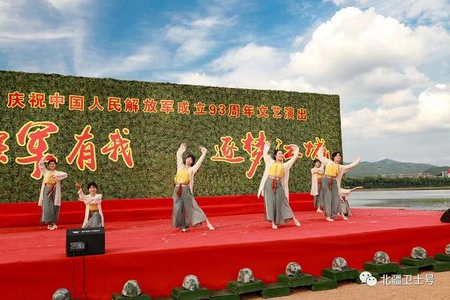 “八一”文艺演出，超美！