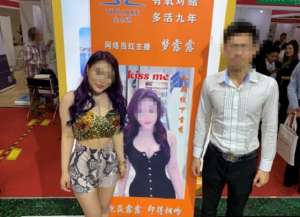女主播与送外卖(外卖大爷遇上女主播，简直“天雷勾地火”，不仅拥抱还有热吻)