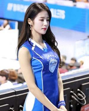 韩国女主播跳上和下(韩国最靓的美女拉拉队员 1朴姬兰 2金妍贞)