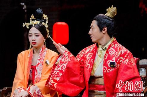 《明星大侦探2》杨蓉古装媚眼桃花 演技瞒过何炅撒贝宁