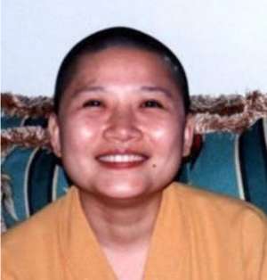 东北女主播唱大悲咒(31岁唱《青藏高原》爆红，34岁削发为尼，消失24年的李娜经历了啥)