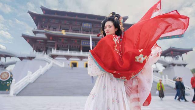 资讯有故事丨穿汉服、学篆刻、爱古城……韩国留学生金花利说“我来中国值了!”