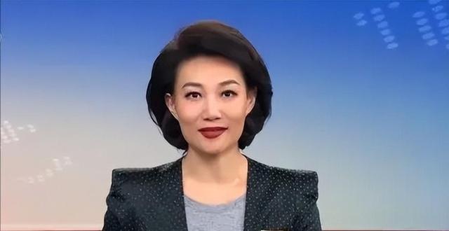 震惊！47岁央视女神李梓萌沈阳街头热舞 网友：这反转太刺激