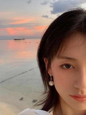 yy大尺度女主播(李诞女友黑尾酱晒大尺度性感照放飞自我)