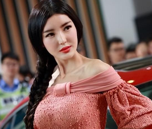 盘点二十位顶级女车模 :看看谁是你心目中的No.1车模小姐