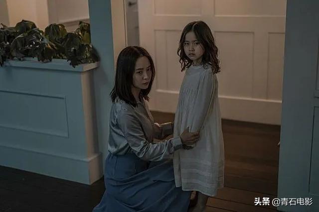 新上映的韩国惊悚片，韩网评分9.4，宋智孝为演女主每天跑10公里