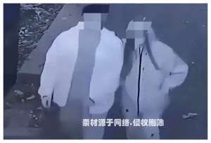 女主播野战贴吧(情侣野外行为全程直播，场面露骨，翻录传播者遭到行政拘留)