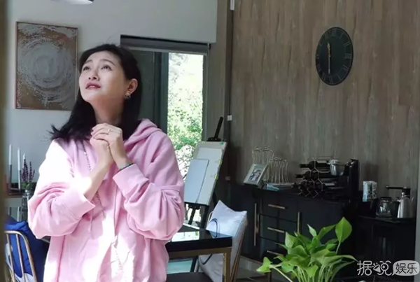 S跟老公汪小菲一起参加一档叫的真人秀节目,被网友们吐槽