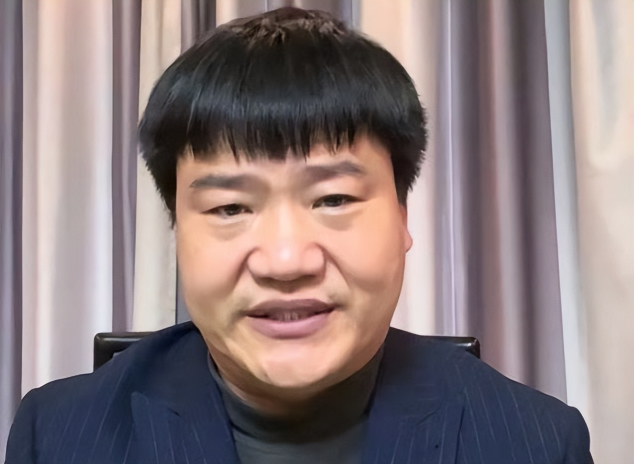 反诈老陈道歉!连麦美女主播做不雅动作,调侃女方胸部被指低俗