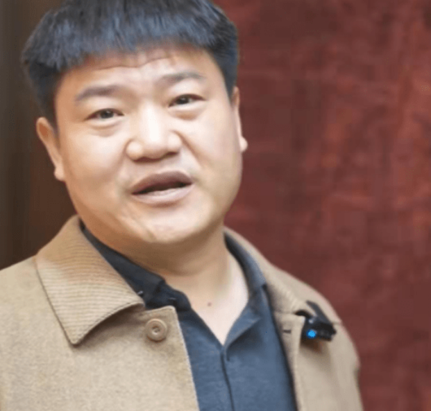 反诈老陈道歉!连麦美女主播做不雅动作,调侃女方胸部被指低俗