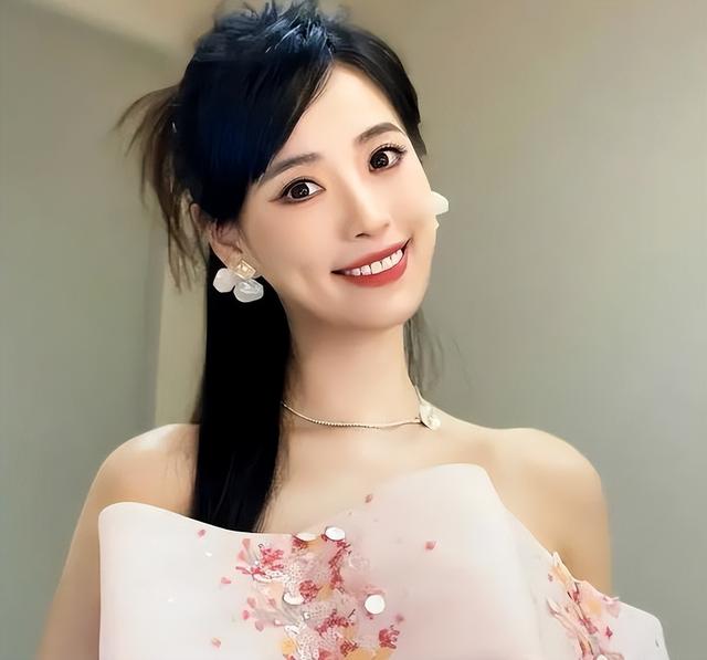 东方卫视10位美女主持人，陈辰、冯琳、司雯嘉，你喜欢哪位主播