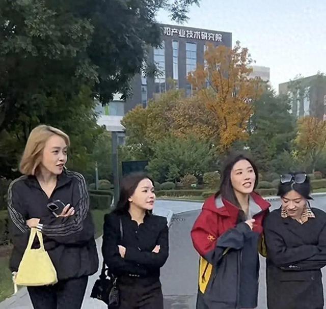 三只羊女主播停播后集体现身,素颜的她们暴露真面目,实在辣眼!