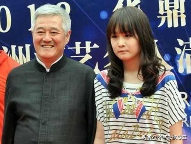 33岁网红小冉抽脂感染去世,明明可以凭才华出众,却偏偏要拼脸
