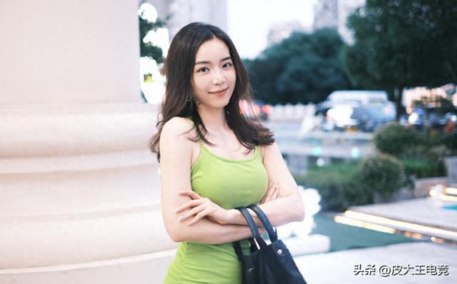 LPL九大美女主持解说近照，骆歆古风造型满分，你最喜欢哪一位？