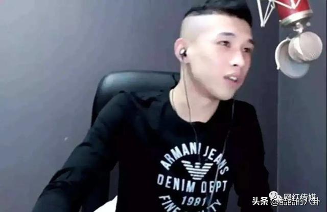 刘叉叉喊麦嘲讽全网主播打拳骗钱！天佑戴面具直播发声诉感慨
