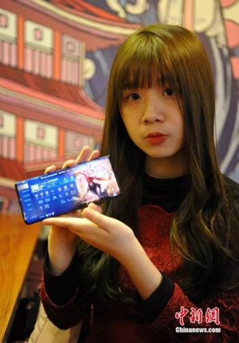 台湾电竞女主播:遇到武汉玩家,会特别说“加油”