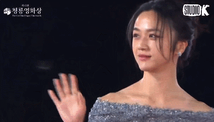 不怪韩国人偏心汤唯,高清镜头下,她全场最美