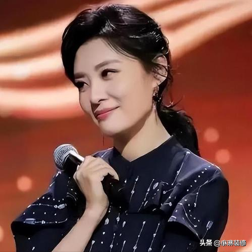 央视的美女主持,长得太漂亮了!网友:比董卿、周涛还漂亮