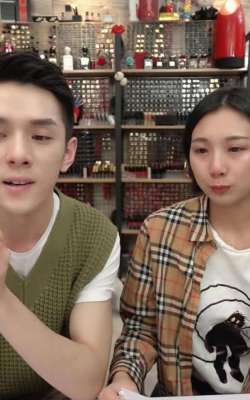 女主播庆庆(李佳琦工作人员庆庆被要求离职，因40块钱引发的“血的教训”值吗)