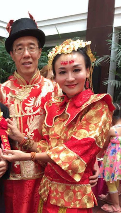 央视女主持曹晴,嫁给美国富豪被虐待,一年后饿得皮包骨头