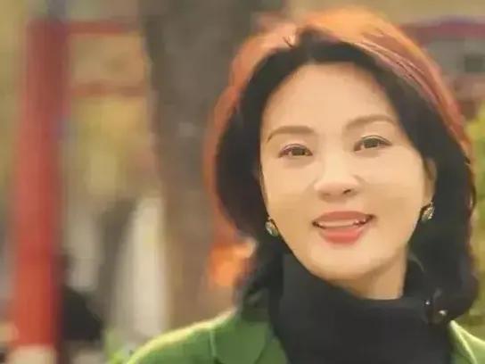 刘芳菲:从央视主持到带货主播,两度婚姻挫折,依然活成自己的光
