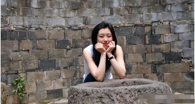 央视主持人李红：因出身被造谣嫁入豪门，如今46岁的她怎样了