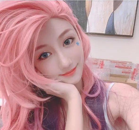 南波儿甜美、沫子冷艳,6大网红女主播COS萨勒芬妮,哪个更戳你?