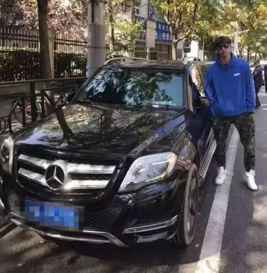 罚200元记2分!斗鱼人气主播南北高架边开车边直播真吓人