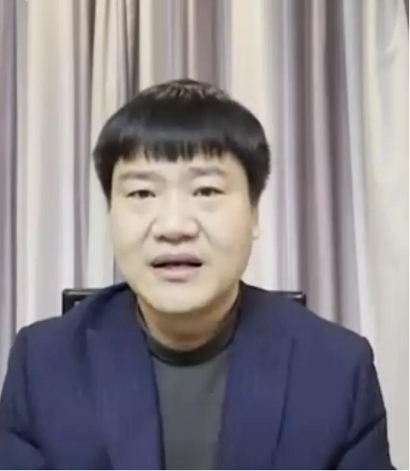 反诈老陈道歉!连麦美女主播做不雅动作,调侃女方胸部被指低俗