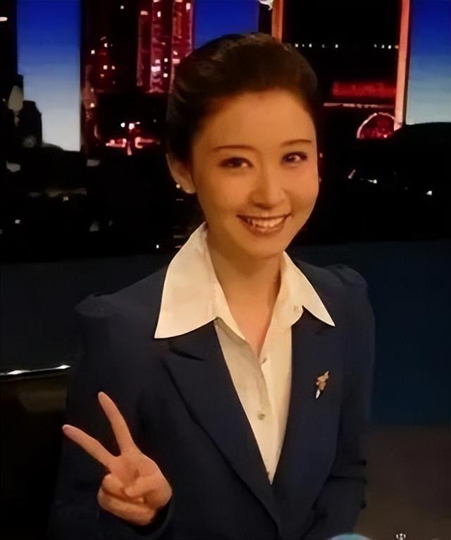 央视新锐主持人王音棋,音色好听,长相清纯,琴棋书画皆美好