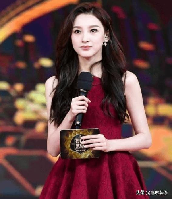 央视的美女主持,长得太漂亮了!网友:比董卿、周涛还漂亮