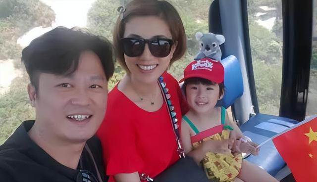 当年她败坏了印小天的名声,借此走红嫁给导演,如今怎么样了
