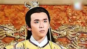 克洛伊女主播(三女共侍一夫，每月给150万零花钱，57岁色心不改又包“四奶”？)
