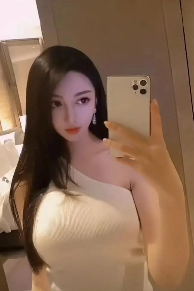 叶珂直播卫生纸遮胸:博眼球还是行业乱像?