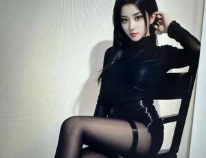 韩国美女主播丝袜(韩国顶级网红黑丝长腿女神，谁能不迷糊啊？)