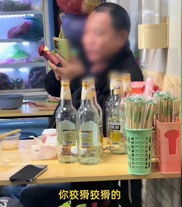 笑喷了!广东“榜一大哥”全程被女主播拿捏,刷礼物不少20万