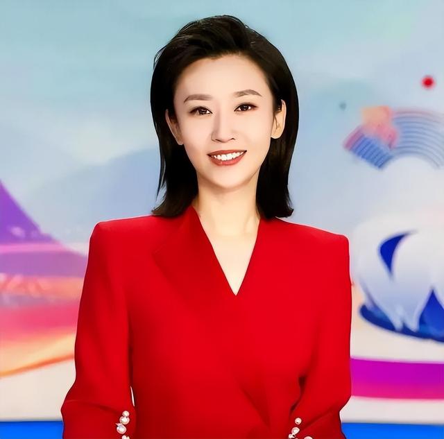 央视新锐主持人王音棋,音色好听,长相清纯,琴棋书画皆美好