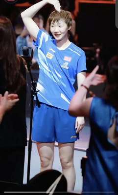 女主播下面塞鳗鱼(喜欢王曼昱的人越来越多了，因为她真诚)