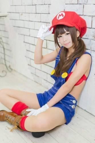 这样的水管工也可以么？ 萌妹cos女体马里奥