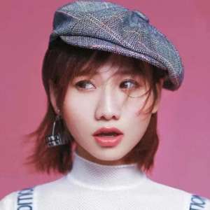 超级能吃的女主播(全网最能吃的大胃王)