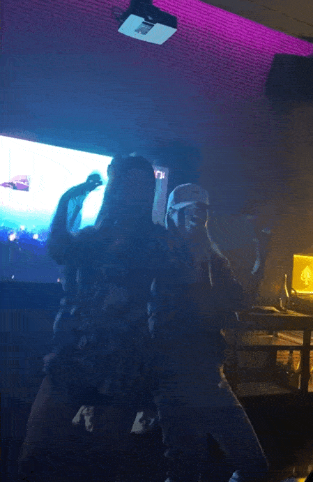 顶流网红聚会！周扬青雪莉彻夜蹦迪，众人唱K喝酒狂欢