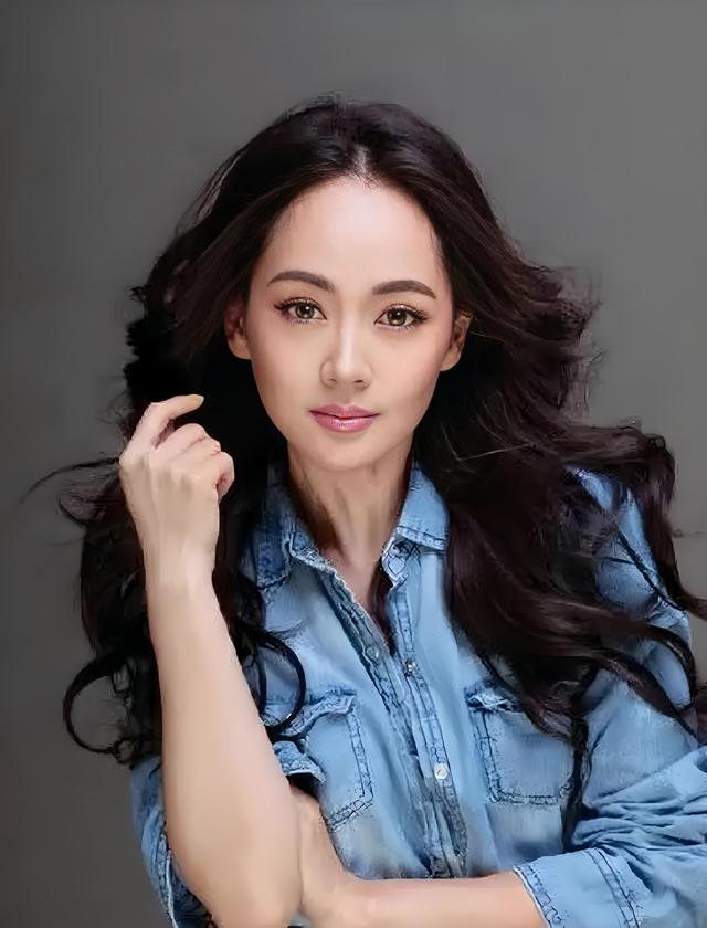 《大宅门》10位美人集锦，自然耐看还不撞脸，打酱油的都惊鸿一瞥