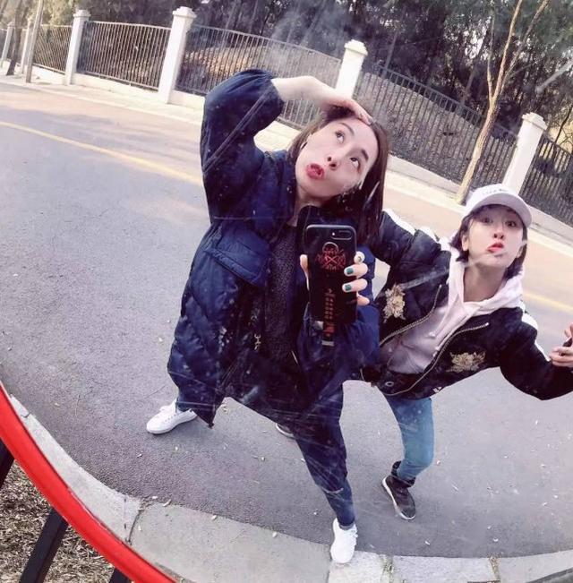 女星“大王”在节目向男友求婚,闺蜜杨紫周扬青毛不易围观送祝福