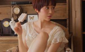 四大名助 女主播是谁(身穿泳装的姜妍，尽显“3D魔鬼身材”，瑜伽、健身照更加惹火)