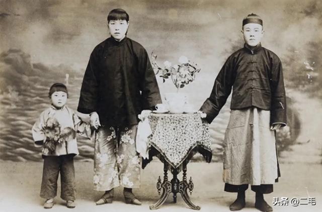 束脚的女人,真实的三寸金莲是什么样的。不适者勿入