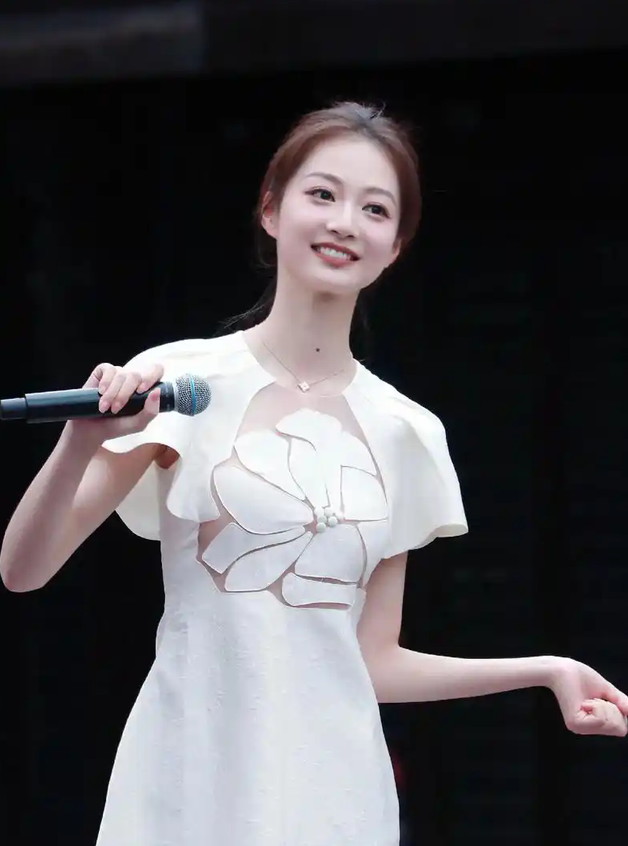东方卫视10位美女主持人，陈辰、冯琳、司雯嘉，你喜欢哪位主播